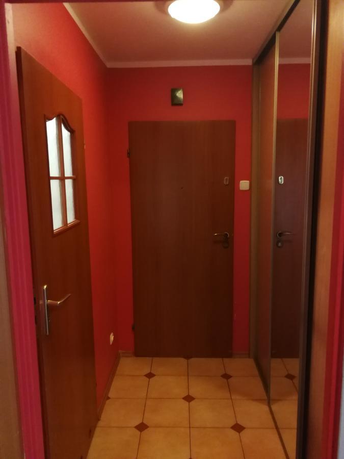 奥斯特罗达 Apartament Z Widokiem Na Jezioro酒店 外观 照片